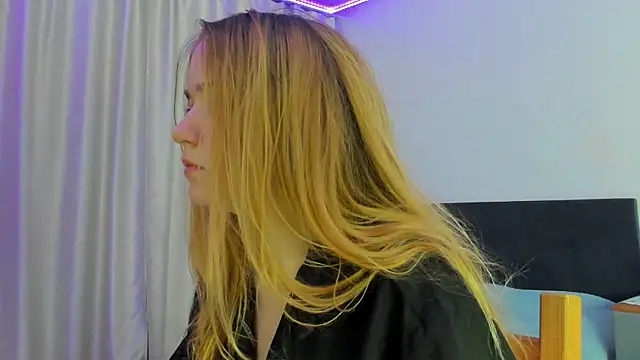 JanetShy online show from 10-05-25, 06:59