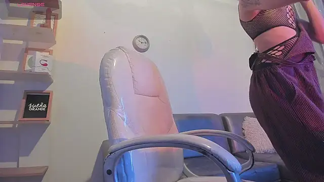 Angeel of lust online show from 10-27-25, 04:46