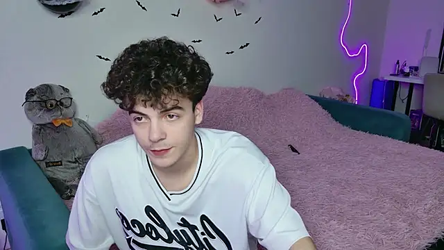 Snapshot of Alice18James chatting on 10-16-25, 07:22 Alice18James online show from 10-16-25, 07:22