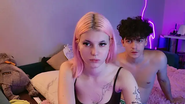 Snapshot of Alice18James chatting on 09-08-25, 11:04 Alice18James online show from 09-08-25, 11:04