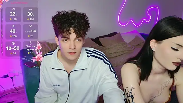 Snapshot of Alice18James chatting on 11-23-25, 01:54 Alice18James online show from 11-23-25, 01:54