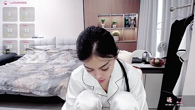 Snapshot of Xiao-zuzongl chatting on 10-08-25, 04:03 Xiao-zuzongl online show from 10-08-25, 04:03