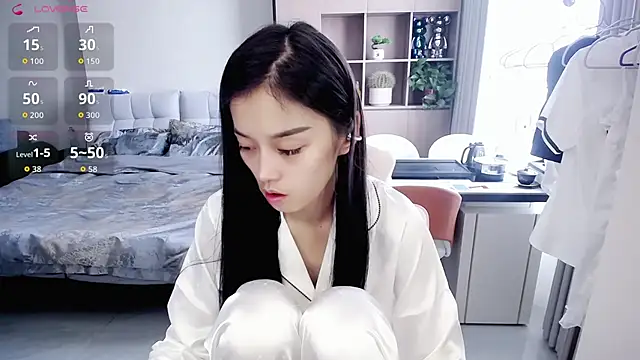 Snapshot of Xiao-zuzongl chatting on 10-02-25, 04:16 Xiao-zuzongl online show from 10-02-25, 04:16