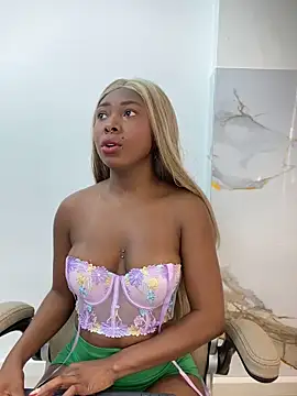 Snapshot of emily_browne chatting on 10-11-25, 07:48 emily browne online show from 10-11-25, 07:48