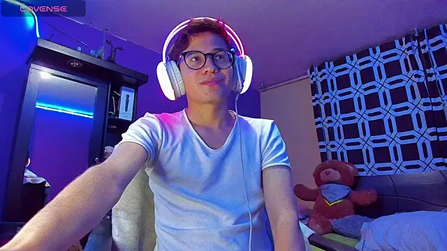 Lunarie  online show from 09-10-25, 04:33