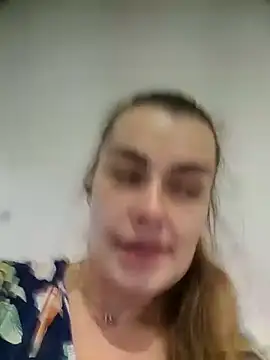 Snapshot of Carolinemiam chatting on 10-30-25, 04:04 Carolinemiam online show from 10-30-25, 04:04