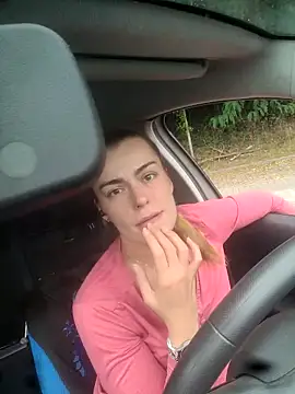 Snapshot of Carolinemiam chatting on 09-18-25, 10:51 Carolinemiam online show from 09-18-25, 10:51