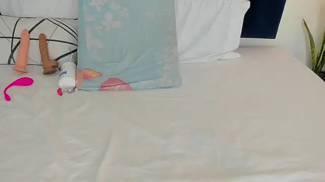 sophieturner mg online show from 11-15-25, 07:29