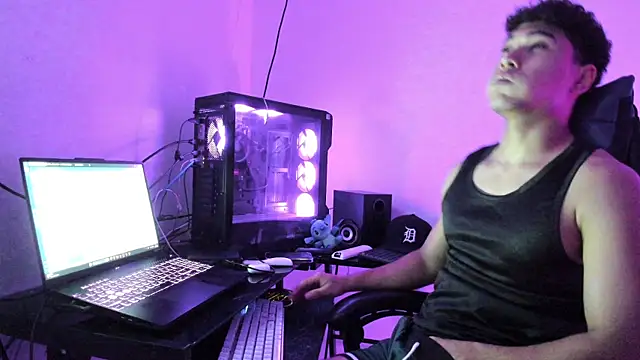 Snapshot of kenji_azura1 chatting on 10-28-25, 07:29 kenji azura1 online show from 10-28-25, 07:29