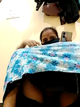 malteejat online show from 10-31-25, 02:13