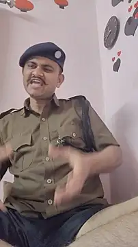 Snapshot of Frvgggghh chatting on 01-14-26, 05:05 Frvgggghh online show from 01-14-26, 05:05