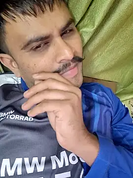 Snapshot of Frvgggghh chatting on 01-08-26, 09:37 Frvgggghh online show from 01-08-26, 09:37