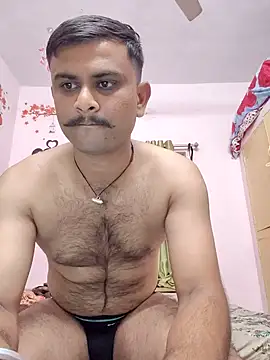 Snapshot of Frvgggghh chatting on 12-17-25, 06:02 Frvgggghh online show from 12-17-25, 06:02