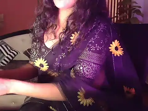 Snapshot of shaalu_sharma chatting on 02-11-26, 02:06 shaalu sharma online show from 02-11-26, 02:06