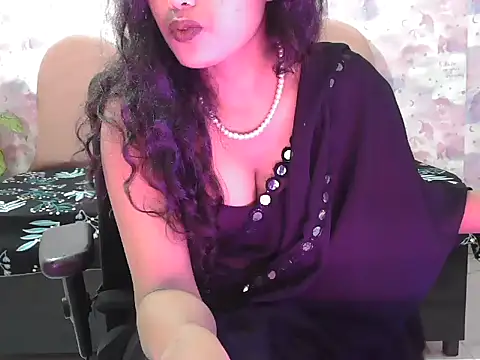 Snapshot of shaalu_sharma chatting on 09-11-25, 06:57 shaalu sharma online show from 09-11-25, 06:57