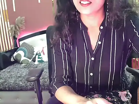 Snapshot of shaalu_sharma chatting on 10-21-25, 06:02 shaalu sharma online show from 10-21-25, 06:02