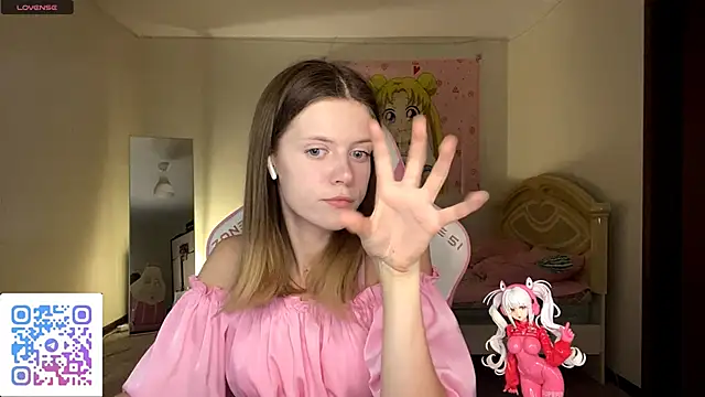 VibeQueenLucy online show from 10-08-25, 02:29