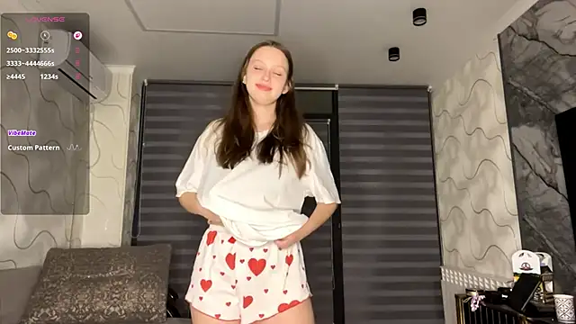 CharlynDini online show from 11-25-25, 04:07