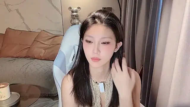 Lixinel-520 online show from 11-04-25, 02:04