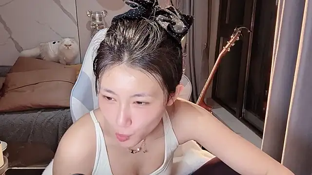 Lixinel-520 online show from 12-16-25, 01:48