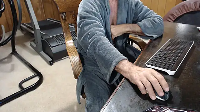 Snapshot of billy471 chatting on 10-15-25, 03:53 billy471 online show from 10-15-25, 03:53