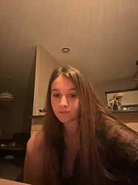 Snapshot of duomagique_off chatting on 10-28-25, 06:40 duomagique off online show from 10-28-25, 06:40