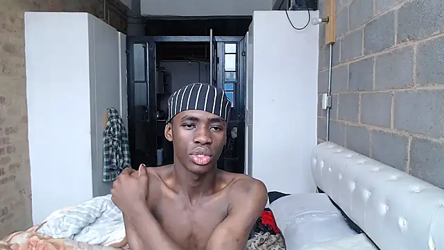 Snapshot of Vince_Favent chatting on 09-28-25, 10:33 Vince Favent online show from 09-28-25, 10:33