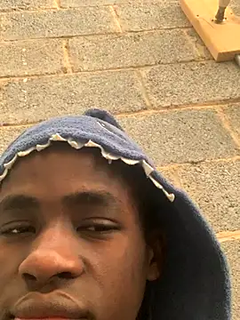 Snapshot of Vince_Favent chatting on 09-10-25, 10:58 Vince Favent online show from 09-10-25, 10:58