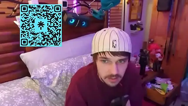 Snapshot of j_ray95 chatting on 11-08-25, 05:11 j ray95 online show from 11-08-25, 05:11