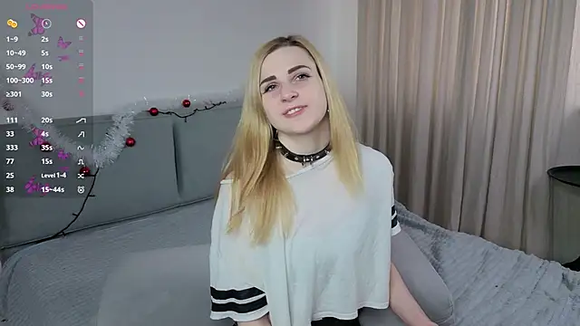 Snapshot of HelenMartines chatting on 02-10-26, 10:47 HelenMartines online show from 02-10-26, 10:47