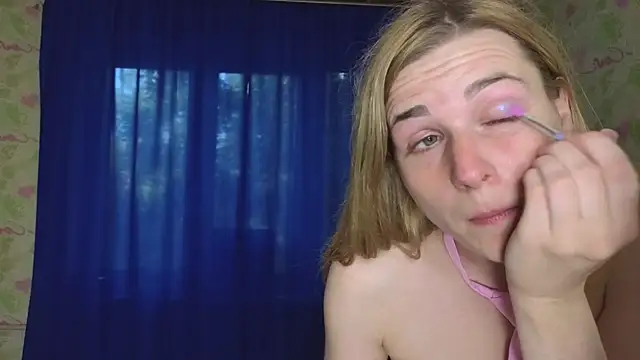 HelenMartines online show from 06-30-26, 04:51