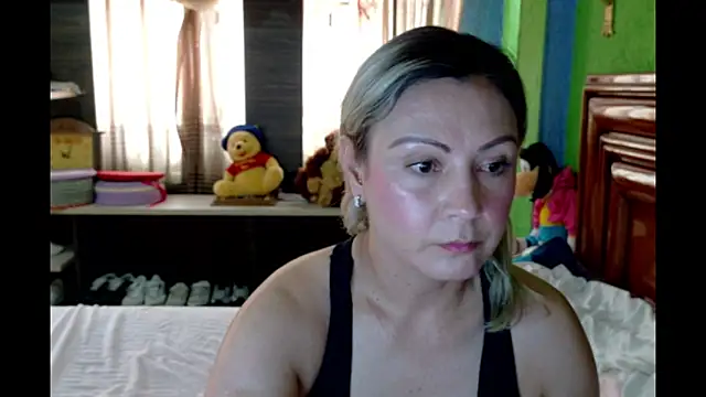  Charlize theron  online show from 05-05-26, 07:39