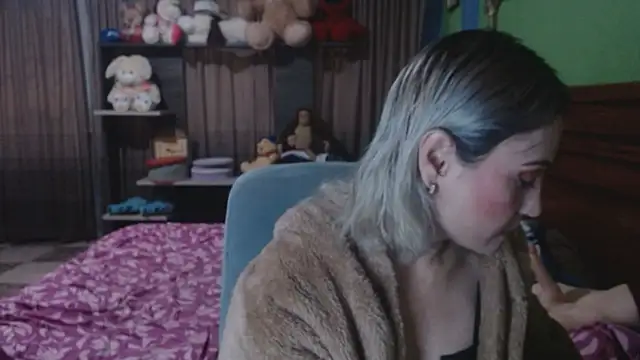  Charlize theron  online show from 11-21-25, 10:53