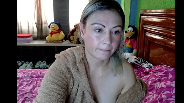  Charlize theron  online show from 04-14-26, 05:07