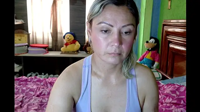  Charlize theron  online show from 04-22-26, 07:31
