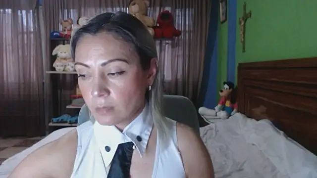  Charlize theron  online show from 11-22-25, 10:30