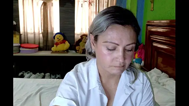  Charlize theron  online show from 05-15-26, 08:40