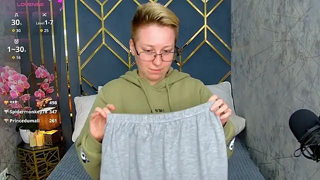 AlexandraGreen online show from 10-05-25, 04:03