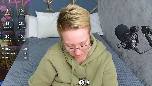 AlexandraGreen online show from 10-06-25, 04:13