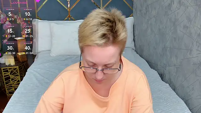 AlexandraGreen online show from 10-12-25, 09:05