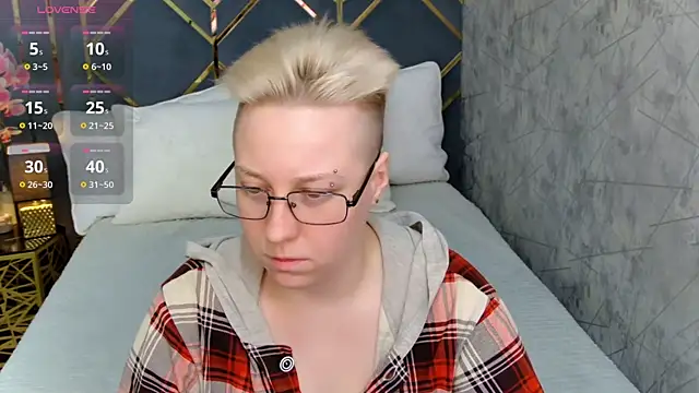 AlexandraGreen online show from 11-15-25, 09:19