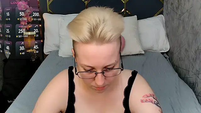 AlexandraGreen online show from 11-16-25, 09:08