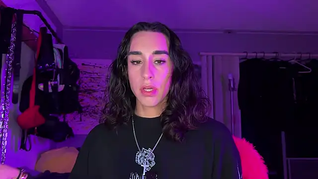 xoFrankie online show from 11-15-25, 02:59