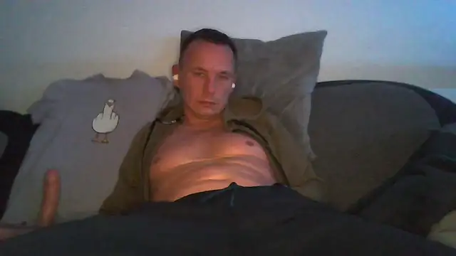 Snapshot of Sam_molinari chatting on 10-24-25, 10:09 Sam molinari online show from 10-24-25, 10:09