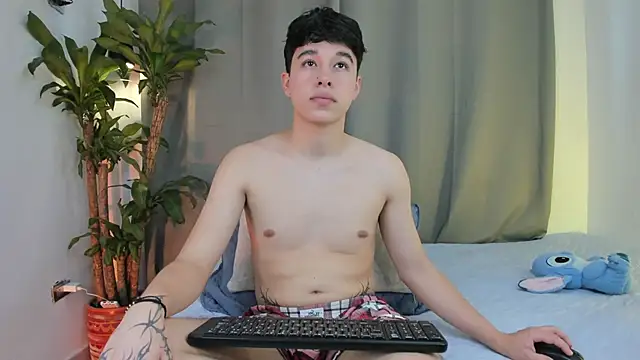 mrhot night online show from 05-26-26, 12:25
