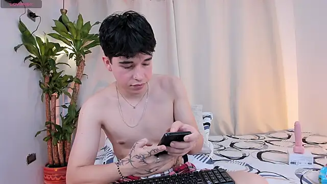 mrhot night online show from 04-19-26, 11:07