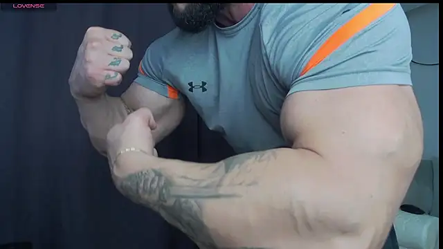 RickyMiami1 online show from 11-09-25, 06:23