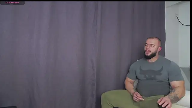 RickyMiami1 online show from 12-01-25, 06:31