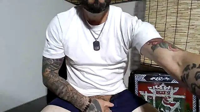 Snapshot of DjPlayer213lbeach chatting on 12-16-25, 10:52 DjPlayer213lbeach online show from 12-16-25, 10:52