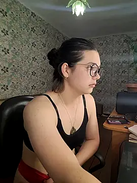 Albi Glow online show from 10-11-25, 02:56